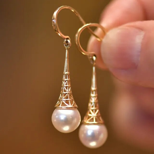 Zlaté náušnice s elegantními perlami