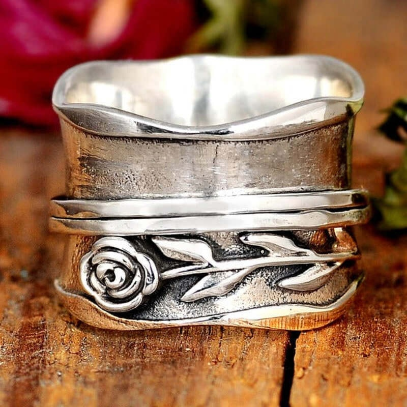 Vintage stříbrný květinový prsten